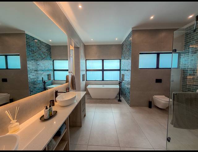 5 BEDROOM FREEHOLD FOR SALE IN MIDSTREAM HEIGHTS